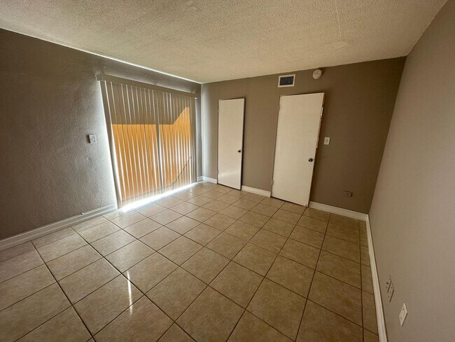 Building Photo - GREEN TEE VILLAGE 1 BED FOR RENT - FAST APPROVAL!