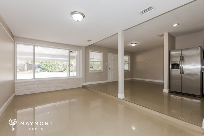 Building Photo - 1328 Divot Ln