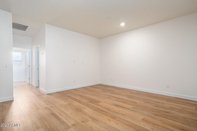 Building Photo - 2169 W Harmont Dr