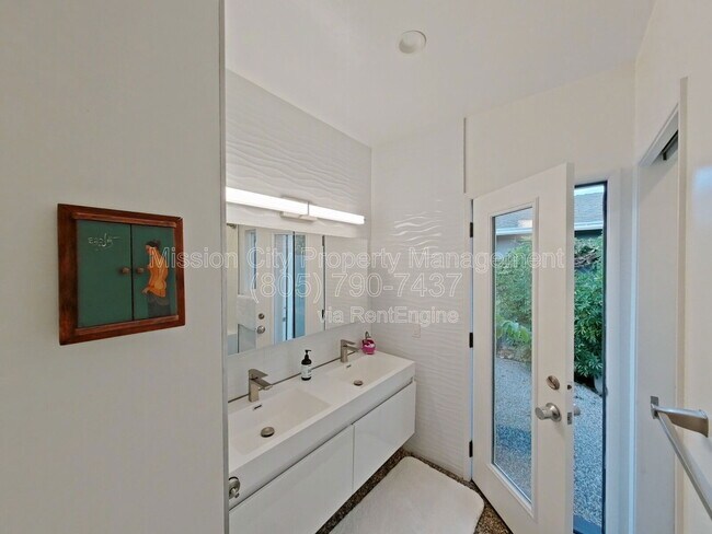 Building Photo - 5339 Berkeley Rd