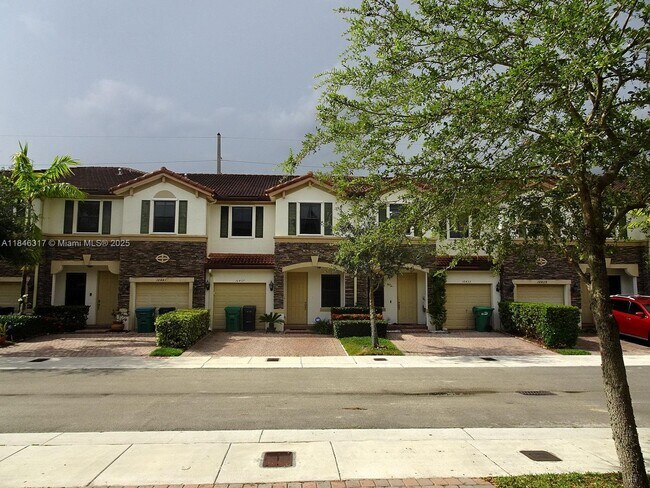 Building Photo - 16437 SW 42nd Terrace
