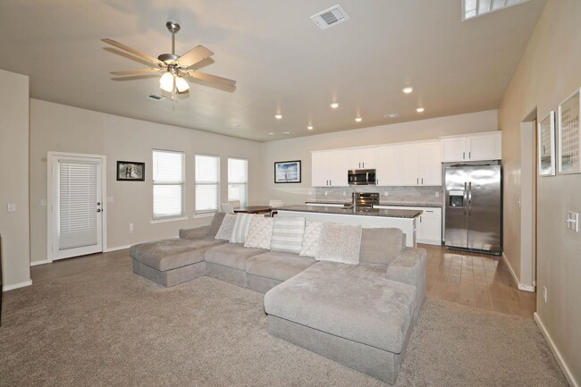 Building Photo - 7811 Bellamy Dr