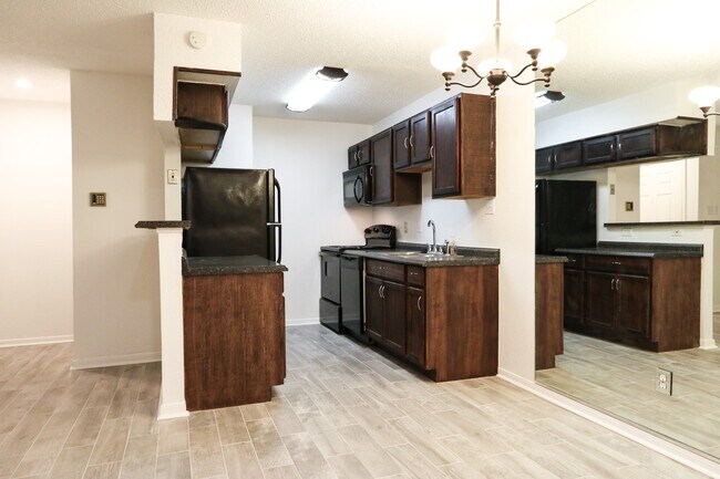 Building Photo - 2750 Holly Hall St