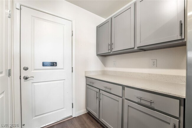 Building Photo - 3426 La Cura Ave