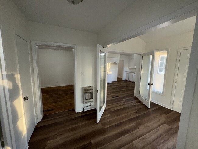 Building Photo - 3147 Shirley Dr