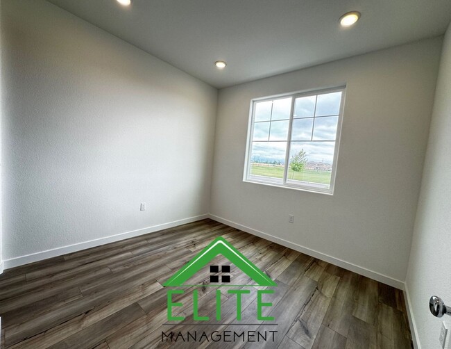 Building Photo - **Brand New 1-Bedroom, 1-Bathroom Park-Fac...
