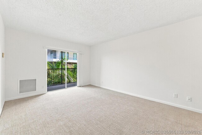 Building Photo - 1601 S Flagler Dr