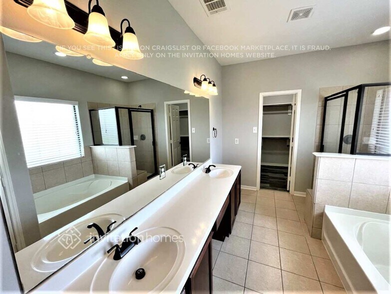 Building Photo - 10118 Black Birch Ln