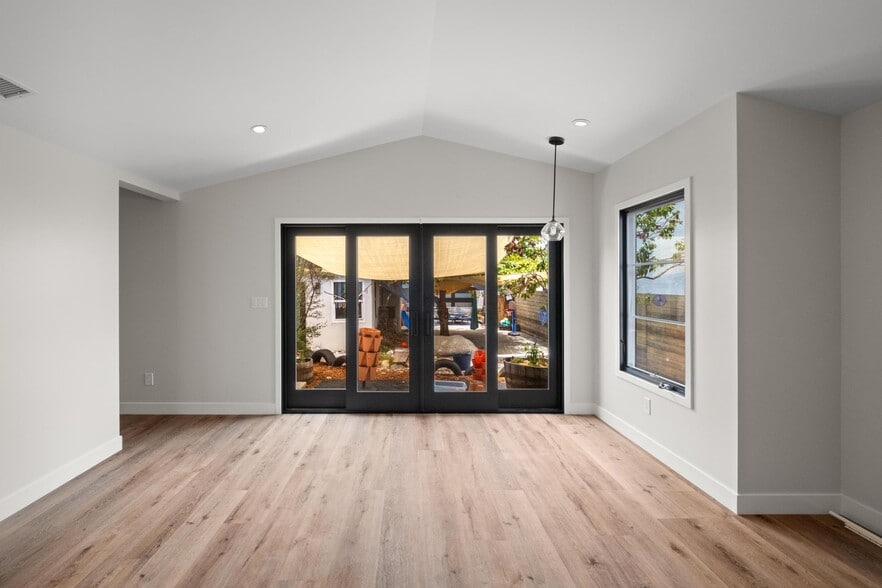 Building Photo - 2726 Andreo Ave