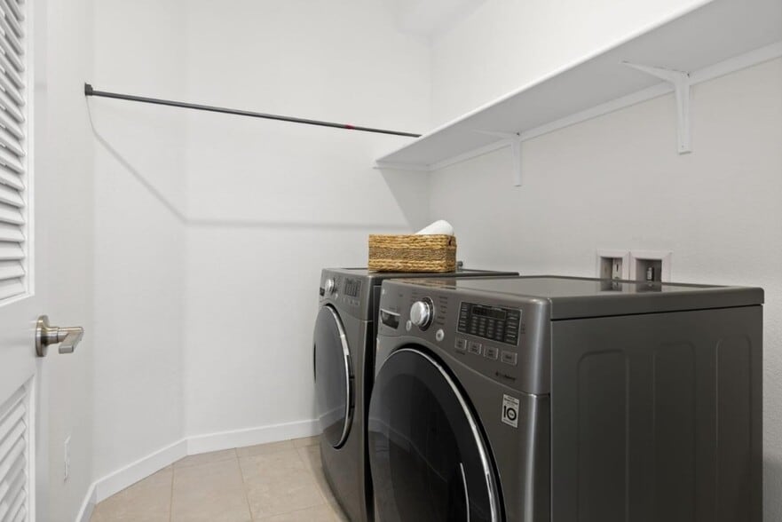 Building Photo - 1889 Sable Pl