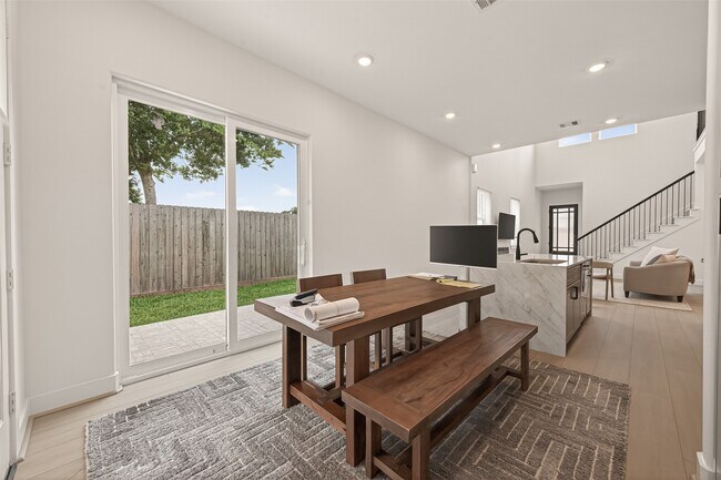Building Photo - 4328 Avron Dr