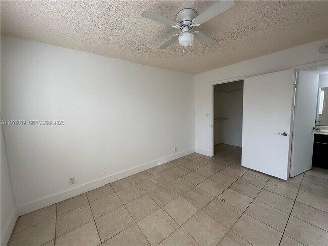 Building Photo - 5780 Rock Island Rd