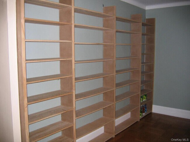 Building Photo - 221 E 18th St