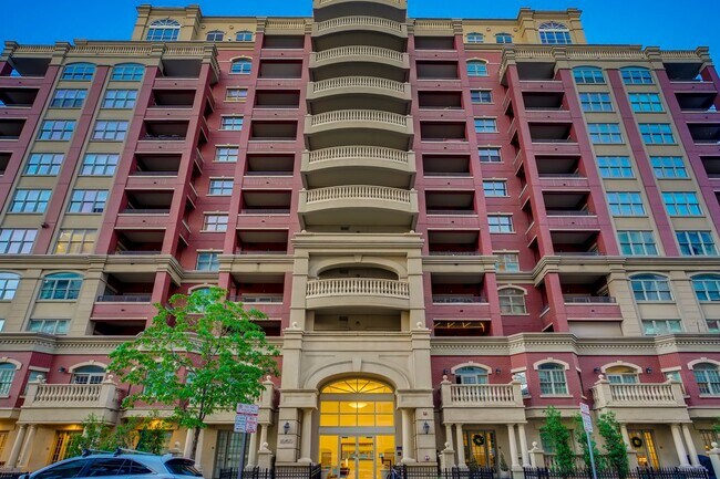 Building Photo - 1950 N Logan St