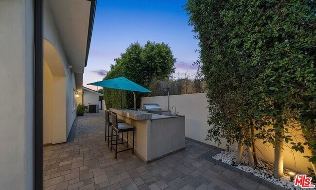 Building Photo - 6243 Berquist Ave