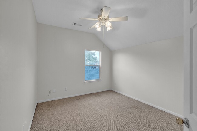 Building Photo - 17611 Magnolia Cir