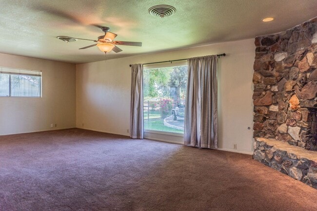 Building Photo - Spacious 3-Bedroom, 4-Bath Vintage Home wi...