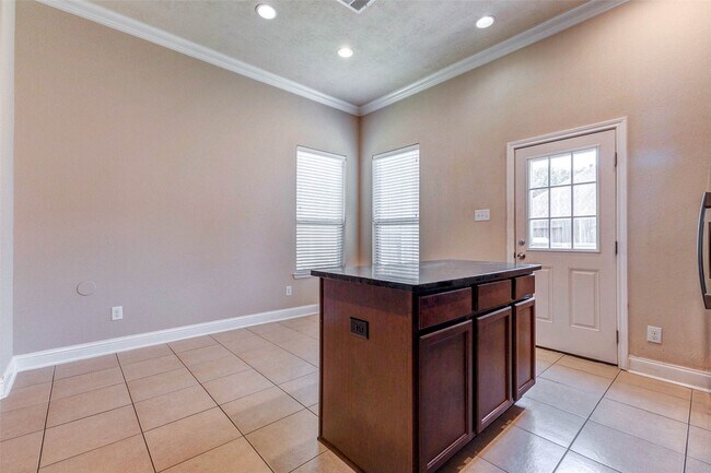 Building Photo - 6107 Nicholas Ln