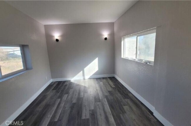 Building Photo - 35308 Santa Fe St