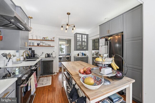 Building Photo - 3357 Stuyvesant Pl NW