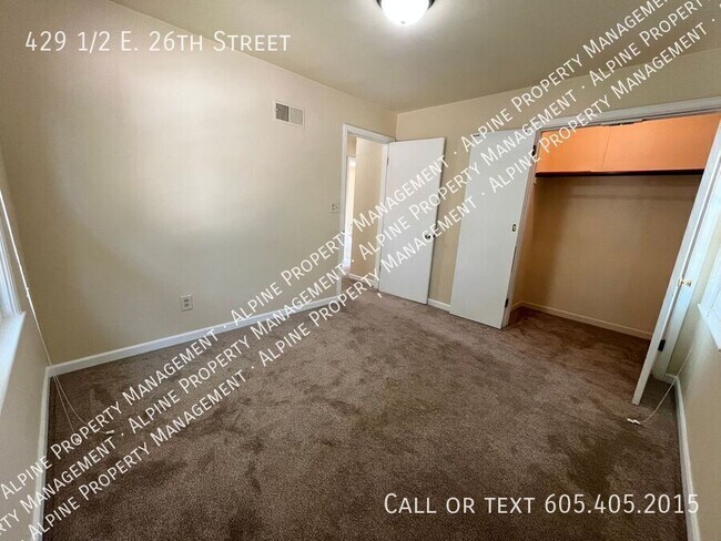 Building Photo - 429 1/2 E. 26th Street-