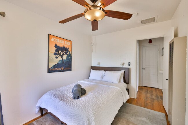 Building Photo - 3270 Cedar St