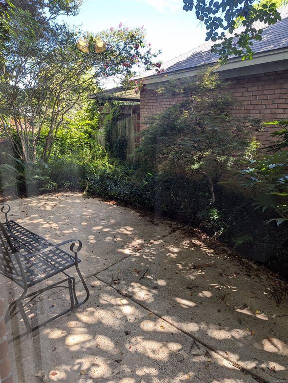 Building Photo - 557 Forest Ridge Ct