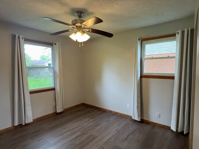 Building Photo - 2208 Beauvoir Ct