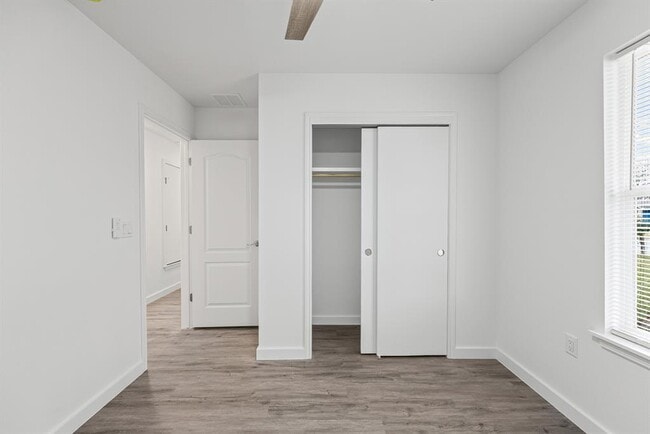 Building Photo - 1100 Monte Vista Dr