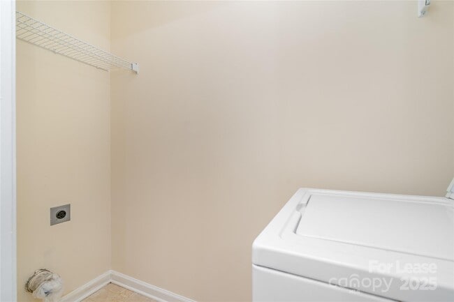 Building Photo - 16849 Greenlawn Hills Ct