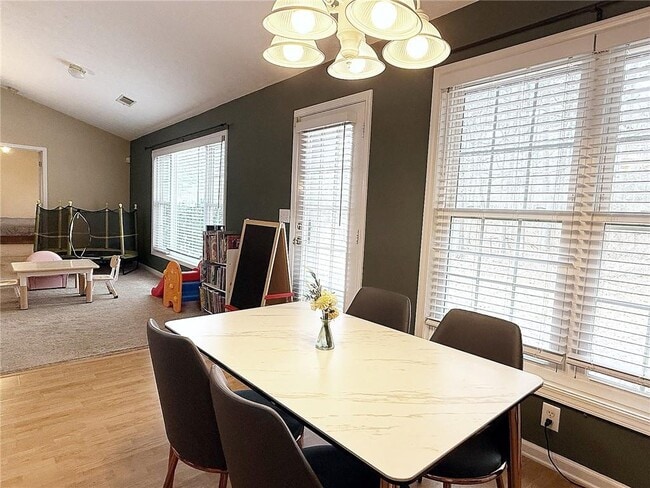 Building Photo - 69 Morning Top Ct