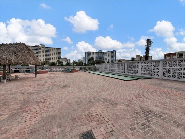 Building Photo - 405 N Ocean Blvd