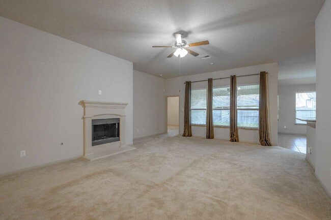 Building Photo - Charming home in Pearland!