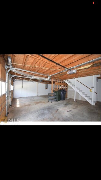Building Photo - 1411 Glynn Oaks Dr SW