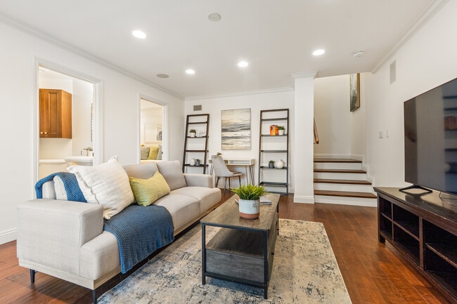 Building Photo - 1077 10th St