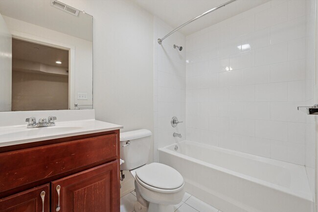 Building Photo - 1511 Master St