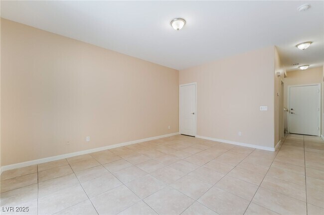 Building Photo - 5086 Echo Shire Ave