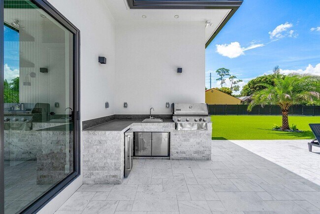 Building Photo - 221 Milestone Way