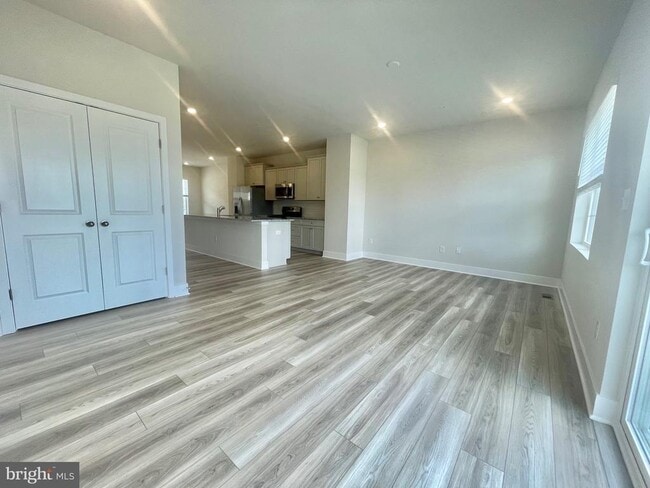 Building Photo - 2264 Marcy Dr