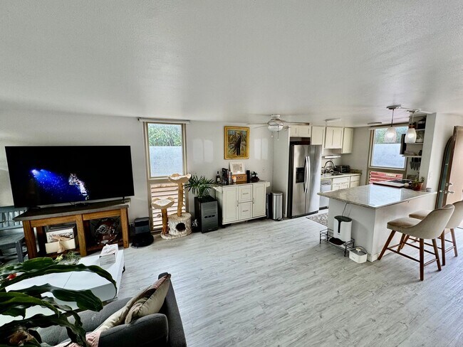 Building Photo - Available Now | Fully Furnished 1 Bedroom,...