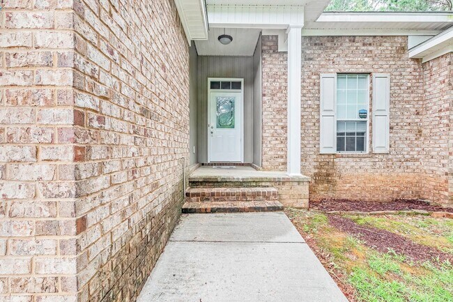 Building Photo - 4/2 in Stratford Glen Subdivision