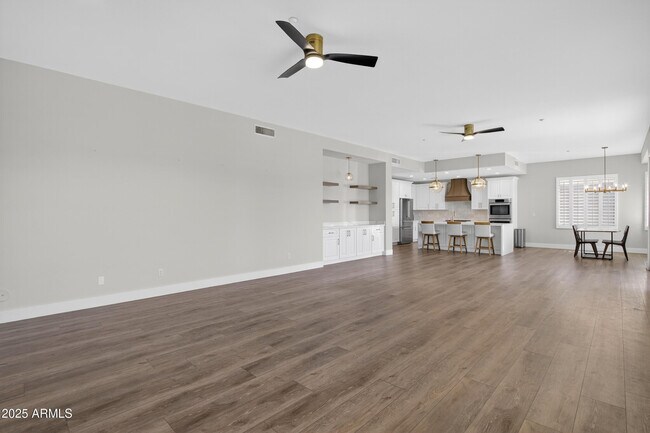Building Photo - 10587 E Sheena Dr