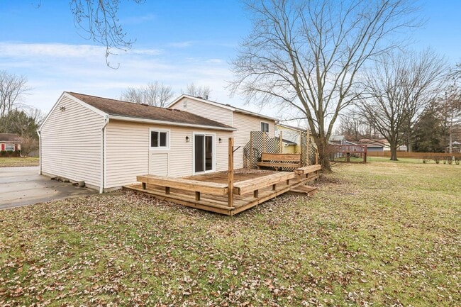 Building Photo - 6400 Firethorn Ave