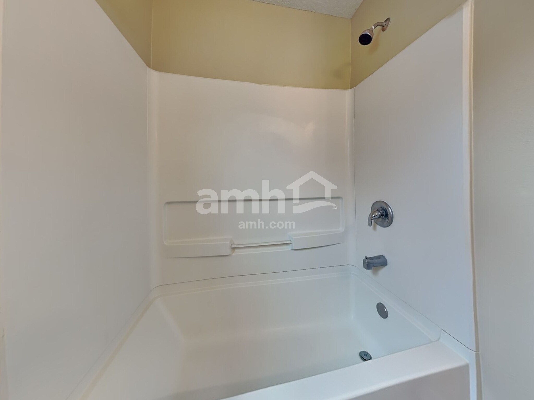 Building Photo - 563 Worcester Ct