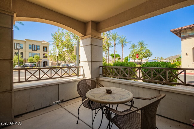 Building Photo - 7297 N Scottsdale Rd