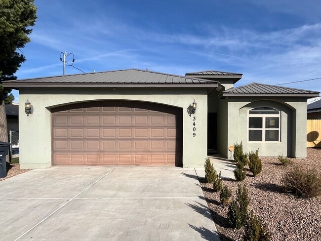 Primary Photo - Lovely 3 Bedroom 2 Bathroom Home In NE ABQ!