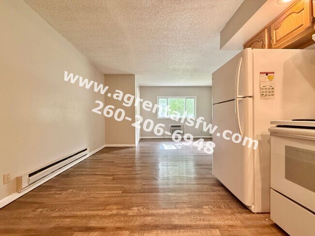 Building Photo - 1034 Lewis Pl