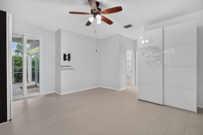 Building Photo - 7087 NW 78th Pl
