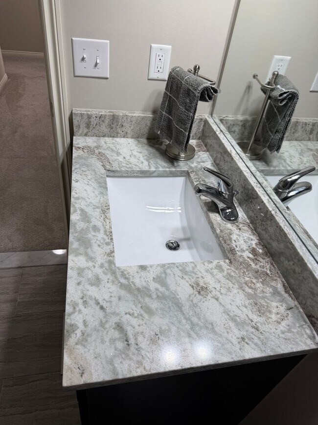 Building Photo - 13776 Grandeur Ave