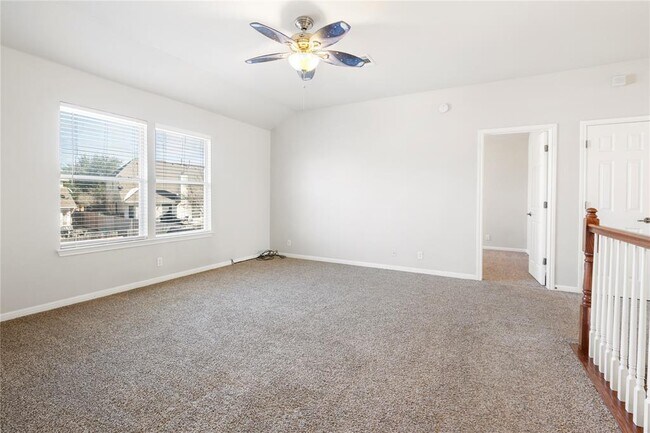 Building Photo - 3807 Links Ln